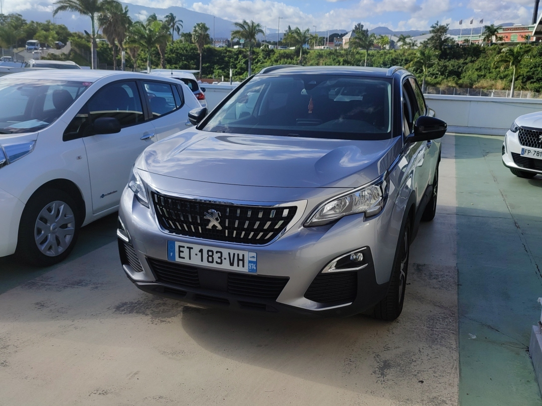 Voiture d’occasion PEUGEOT 3008_II SUV ACTIVE_PACK 1.2 PURETECH 130CV